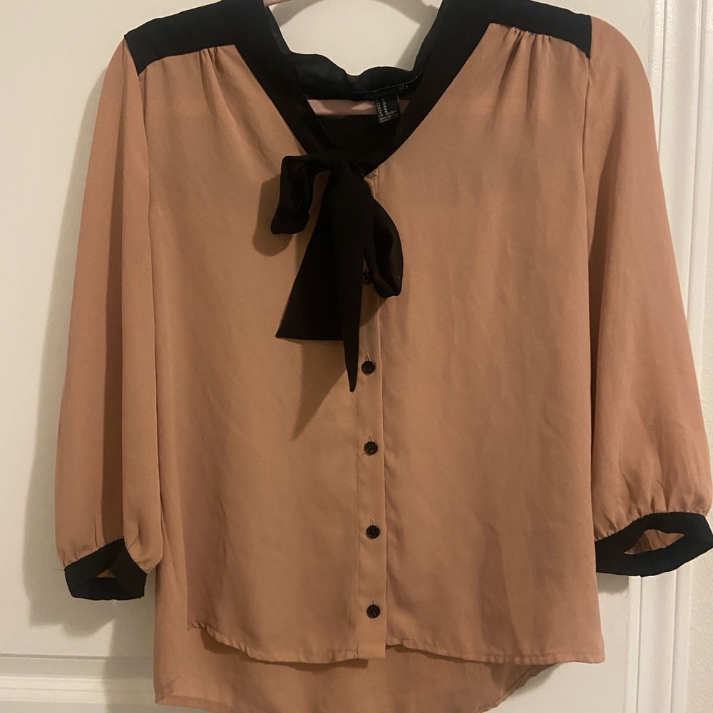 Women's Tan and Black Blouse